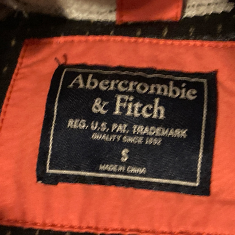 Abercrombie & Fitch Cream and Orange Fleece Sherpa Jacket, size small - Picture 4 of 8